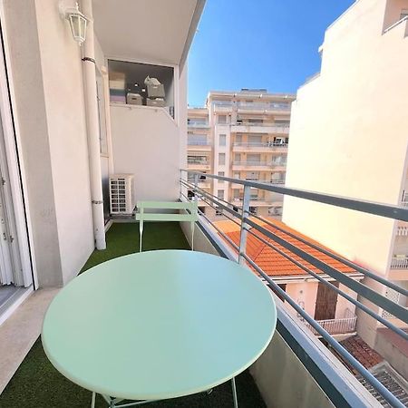 Joli Studio - Studio Neuf Terrasse Clim Wi-Fi 2 Min. Des Plages Antibes Exteriör bild