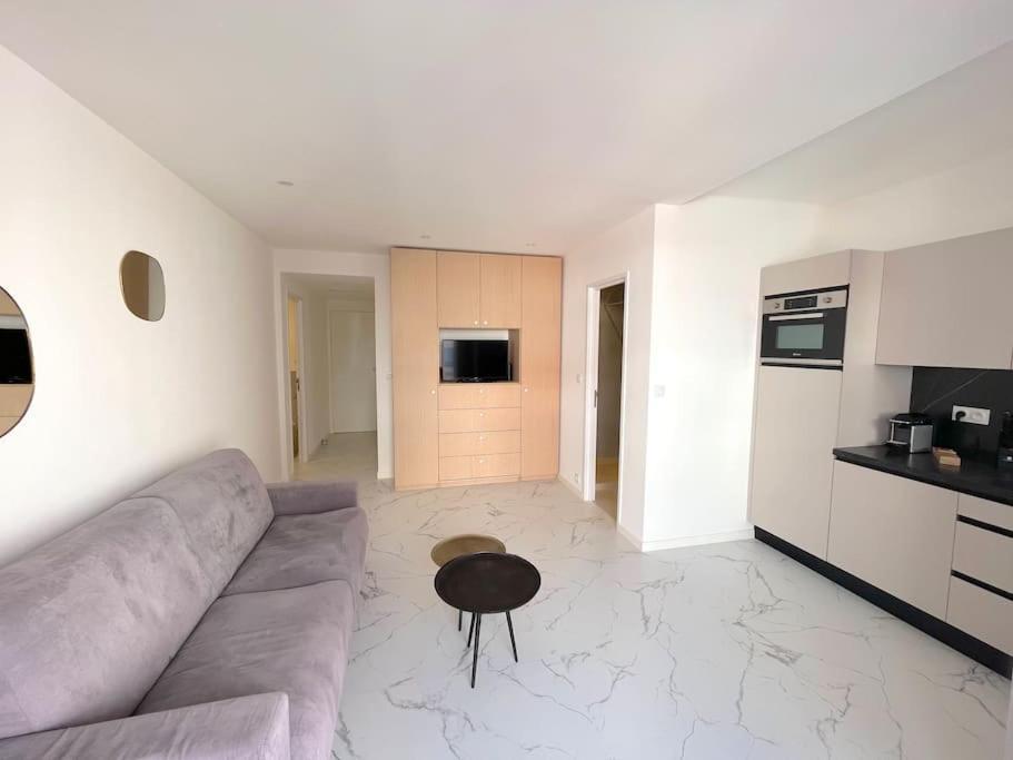 Joli Studio - Studio Neuf Terrasse Clim Wi-Fi 2 Min. Des Plages Antibes Exteriör bild